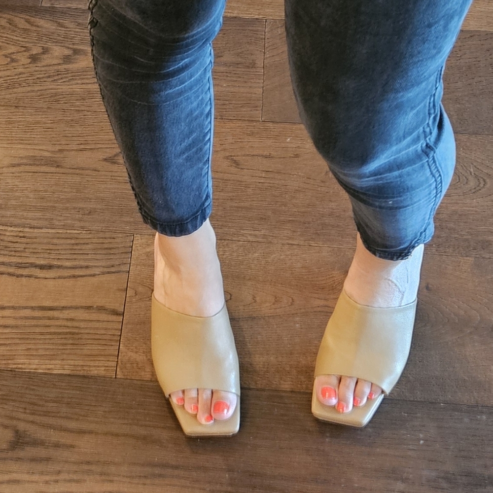 Heels - Picture 8 of 10